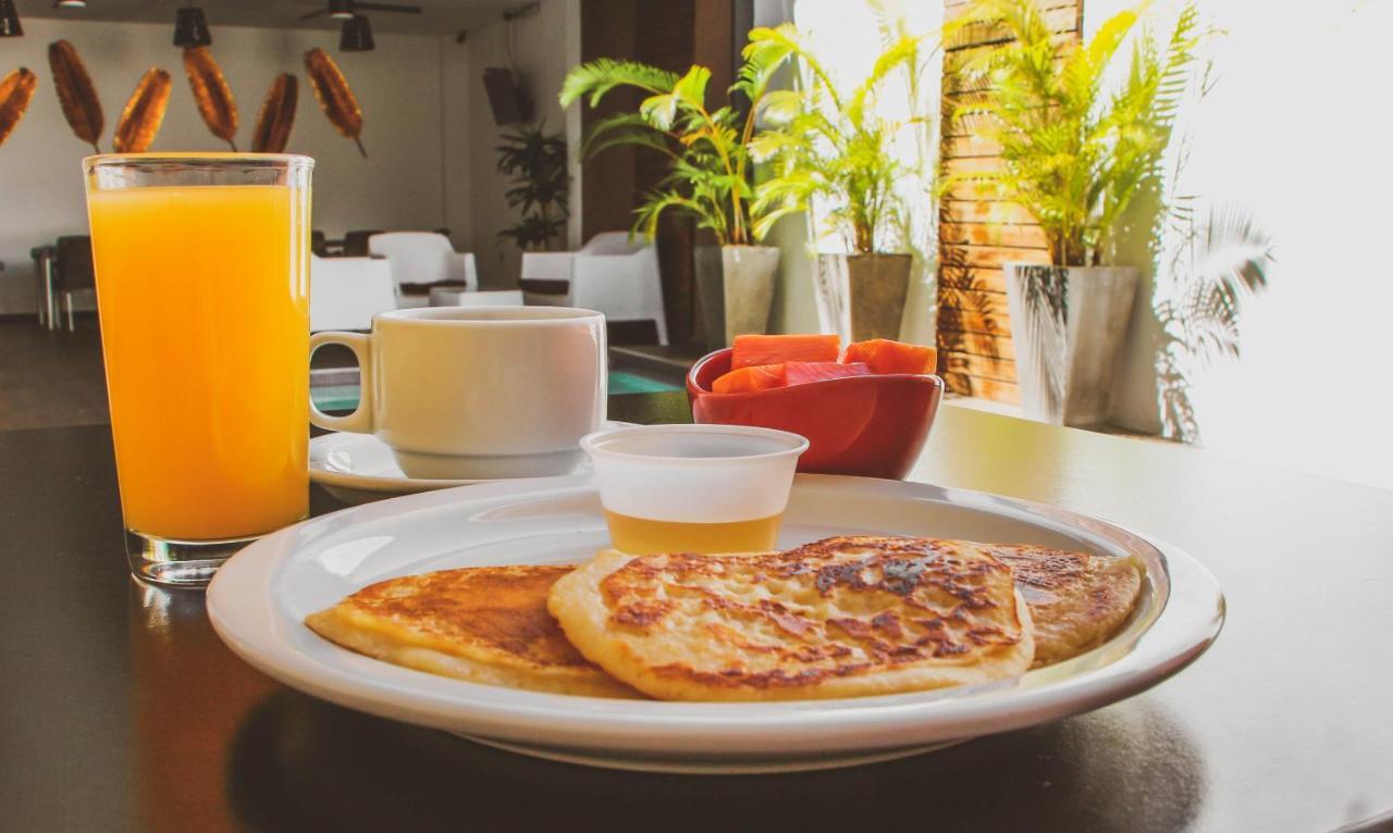 Remfort Hotel Santa Ana Ngoại thất bức ảnh